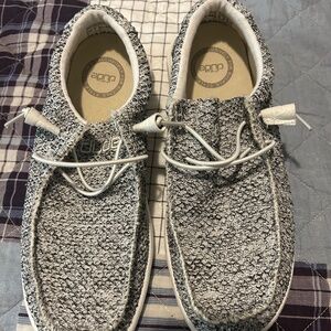 Dude shoes size 7 men
